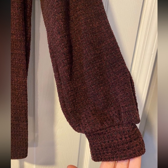 Limelush Boutique Women's Mock Neck Cut Out Top Size M/L - Picture 4 of 5